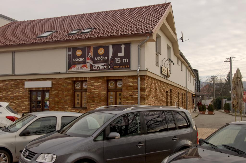 Penzion Ulicka Stupava Bagian luar foto