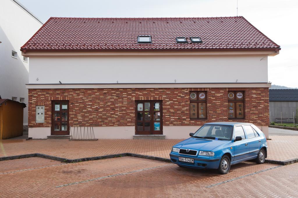 Penzion Ulicka Stupava Bagian luar foto