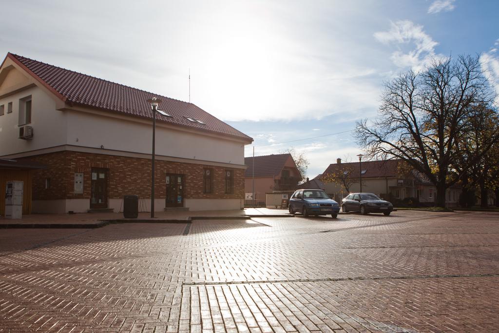 Penzion Ulicka Stupava Bagian luar foto